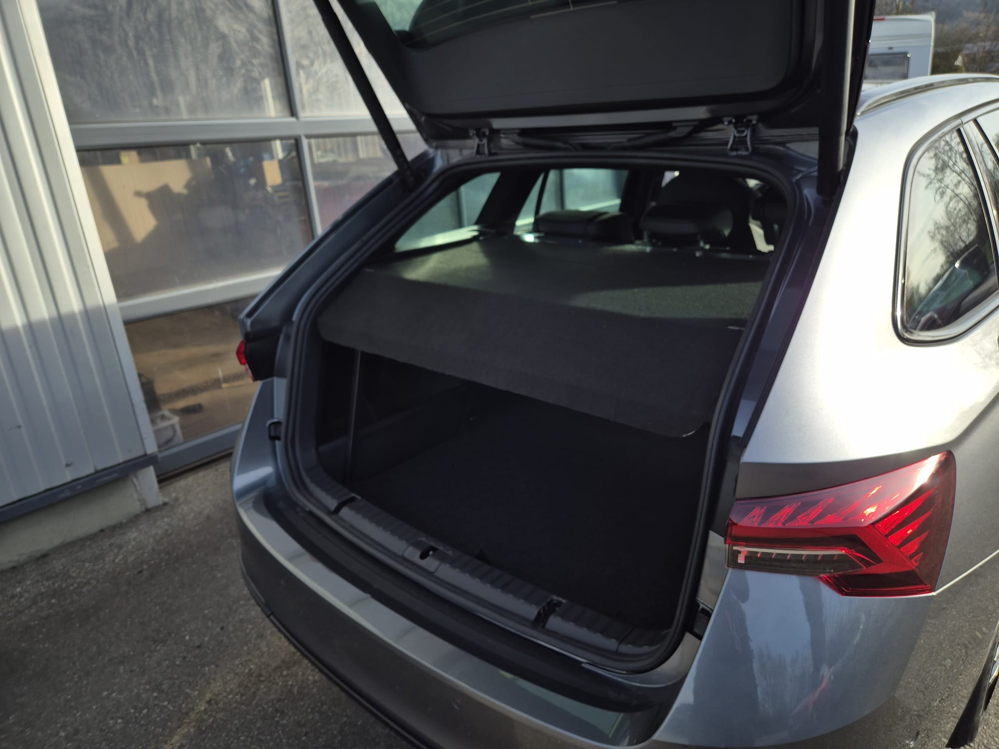Skoda Octavia trunk with Seculock Pro installation